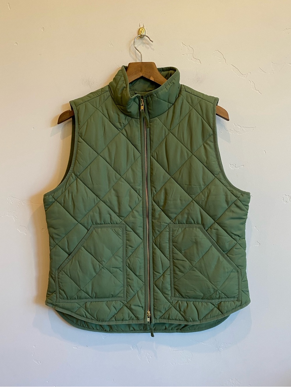 J.CREW Classic Army Green Excursion Quilted Puffer Vest